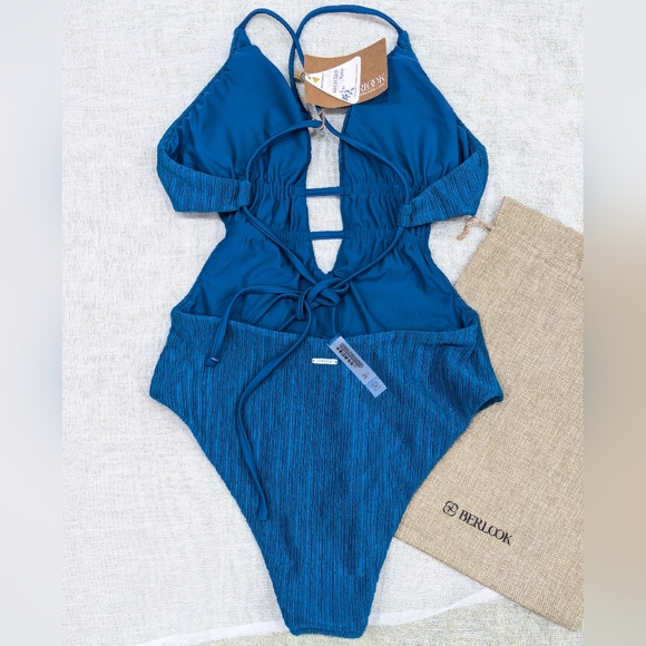BNWT / Berlook / Medium / Large/  Textured Plunge One-Piece Swimsuit - Picture 3 of 3